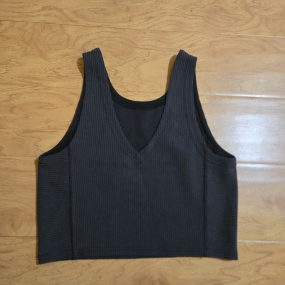 Lululemon Ribbed Softstreme Cropped Tank Top (6) and High-Rise Short 2" (4) Set - Picture 12 of 13